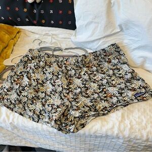 Women’s patagonia barely baggy shorts